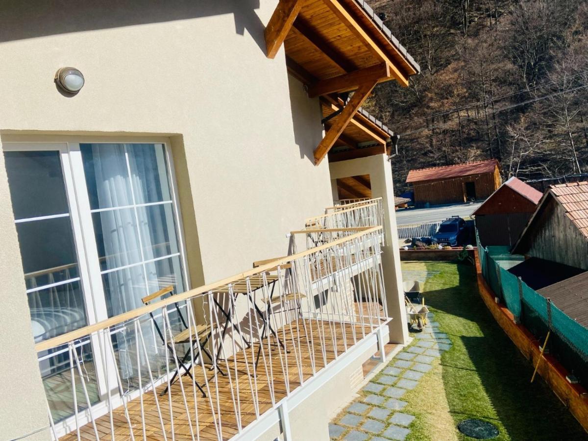 Pensiunea Şugag Exteriör bild